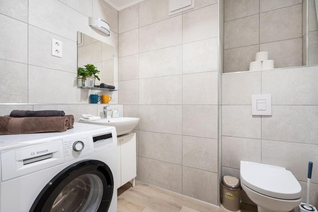 Oaks Studio With Balcony بودابست المظهر الخارجي الصورة